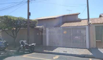 Boa Vista excelente imóvel térreo com 4 dormitórios