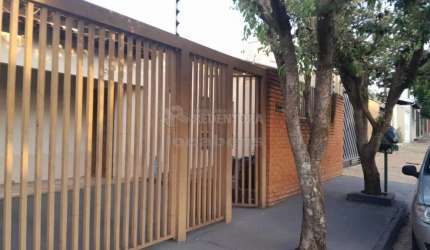 Casa de 2 dormitórios no bairro Regissol em Mirassol