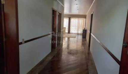 Casa com 04 dorm, residencial ou comercial