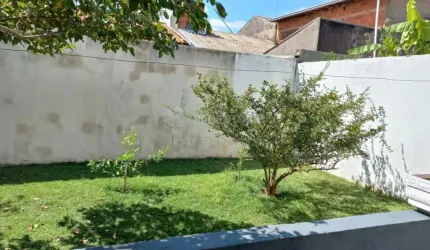 Venda de Casa com 02 dormitórios no bairro Jardim Santo Antônio.