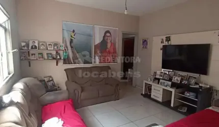 Casa bem localizada, com 03 dormitórios tipo apartamento no bairro Jardim Planalto