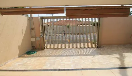 Jardim América -  Casa recém reformada, 3 dormitórios.