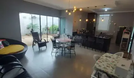Casa para venda no bairro Jardim Nunes 2 com 02 quartos.