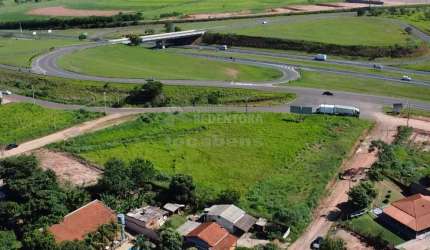 TERRENO COMERCIAL HÁ 15 MINUTOS DE S. J. RIO PRETO C/ ÁREA DE 4.763m²