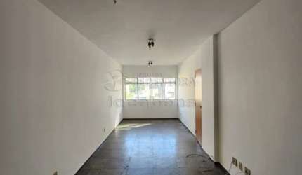 Locação de apartamento localizado no bairro Centro com 02 dormitórios e 1 vaga de garagem com elevador.