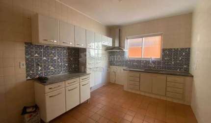 Apartamento Residencial para Locação - 3 Dormitórios / Centro