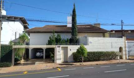 Excelente Casa Residencial/Comercial para Venda ou Locação - 3 Dormitórios / Nova Redentora