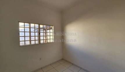 Casa com 02 dormitórios no bairro Jardim Astúrias.
