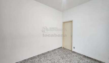 Parque Industrial - Casa com 01 dormitório e 02 vagas de garagem