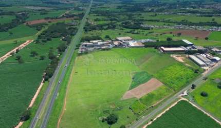 Terreno Área em Cedral