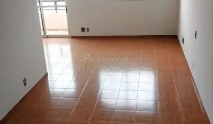 Boa Vista Apartamento de 04 dormitórios, 02 vagas de garagem.