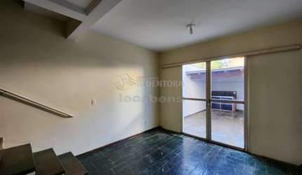 Casa com 02 dormitórios e 01 vaga de garagem no Condominio Vila Borges Borghese III.