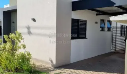 Casa de 03 dormitórios no Condomínio Fenhouse.