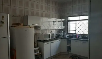 Casa com suite e churrasqueira no Residencial Ana Célia