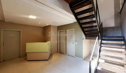 Casa comercial com 05 salas e 02 vagas de garagem no bairro Vila Redentora.