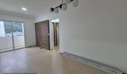 Apartamento em Marapé, Santos: 89m², 2 dormitórios, 1 suíte, 3 banheiros - Venda e Locação por R$ 498.000.
