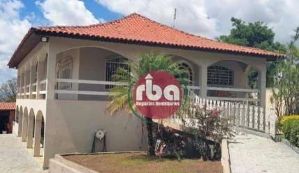 Casa estilo Chácara no Condomínio City Castelo