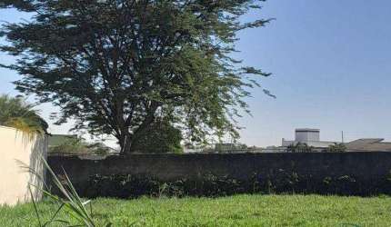 Terreno à venda no Condomínio Lagos D Icaraí em Salto