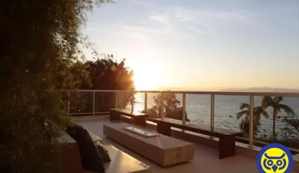 Apartamento com 03 suítes no João Paulo