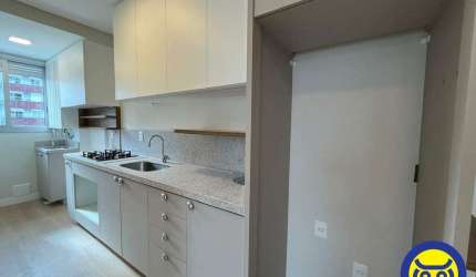 Apartamento com 01 dormitório no Centro