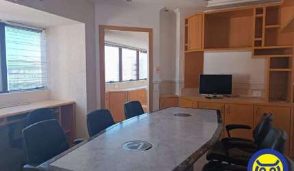 Sala comercial no centro