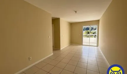Apartamento com 02 dormitórios na Carvoeira