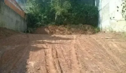 Terreno à venda no Jardim Rubi, Mogi das Cruzes  por R$ 240.000