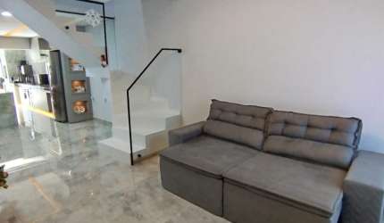 Lindo sobrado com terreno amplo Rio Vermelho.
