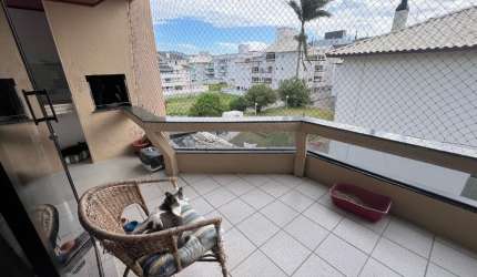 Apartamento região nobre praia dos ingleses.