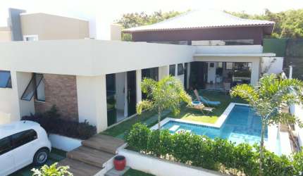Guarajuba - Excelente Casa recém construída à venda - 4 suítes - Ilha gourmet - Área de serviço - 6 vagas