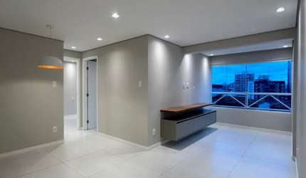 Excelente apartamento no 3º andar Escada  do Edf. MARES DE ALAH , 2/4 com suíte em Jardim Armação