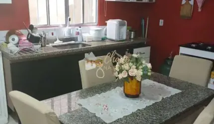 Casa a Venda em Parque das Cerejeiras com 2 Dormitórios