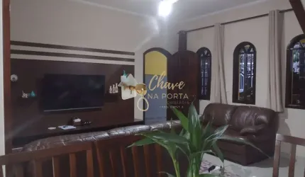 Sobrado no estilo colonial à venda em Carapicuíba com 3 Dormitórios