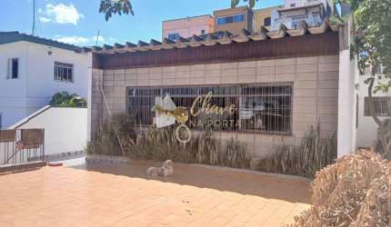 Casa ampla à venda no Jardim das Flores com 3 Dormitórios