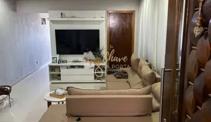 Casa ampla à venda no Jardim Ângela com 3 Dormitórios
