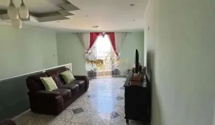 Sobrado amplo à venda em Itapecerica da Serra com 5 Dormitórios