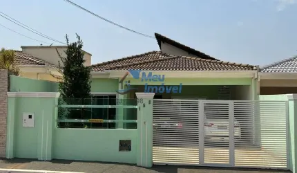 CASA 4 Quartos 3 Suítes 2  Vaga 400m² Armários Piscina aquecida Jardim