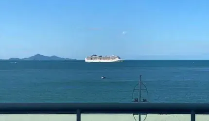 Diferenciado com 4 suítes e piscina privativa, 284 m² por R$ 13.900.000 - Frente Mar