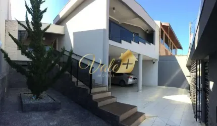 Casa com 3 quartos à venda no Campos Elíseos, Taubaté , 270 m2 por R$ 900.000