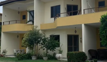Aconchegante e privativo village 3/4 com suíte + gabinete no Miragem