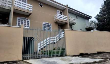 Sobrado 3 quartos para Alugar no Bairro Taruma em Curitiba Parana