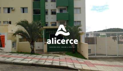 Excelente Apartamento de 2 dormitórios em Forquilhinhas,com decoração clean.