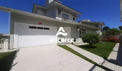 Casa à venda com 3 quartos 3 suítes, 223,79m² em Ponta de Baixo São José