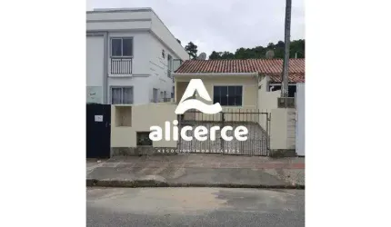 Casa à venda com 2 quartos , 56m² em Forquilhas São José