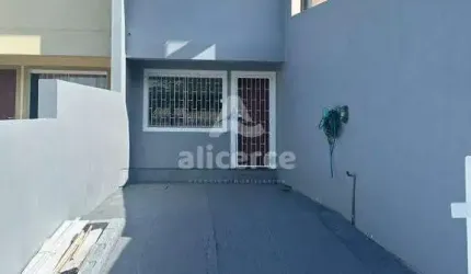 Sobrado à venda com 2 quartos , 68m² em Bela Vista Palhoça