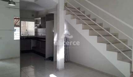 Sobrado à venda com 2 quartos , 70m² em Forquilhas São José