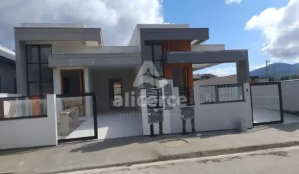 LONDON RESIDENCE I – Casas Alto Padrão em São José! - 2 dormitórios com suíte e churrasqueira