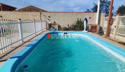 Casa com Piscina à Venda em Balneário Pinhal!