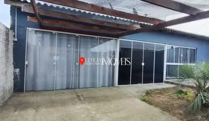 Oportunidade! Casa espaçosa com 3 dormitórios e suíte – PORTEIRA FECHADA!