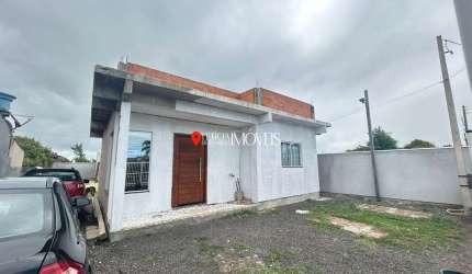 Casa Moderna à Venda em Balneário Pinhal!